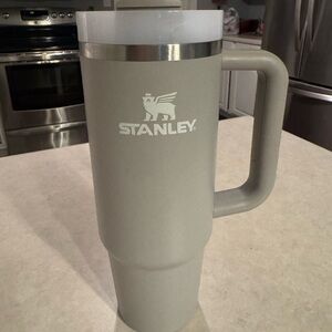 30 oz Stanley Gray Travel Mug with Handle